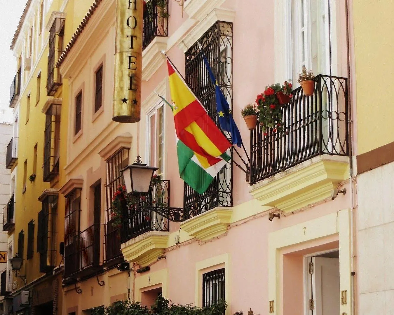 **  Un Patio Al Sur Hotel Seville Spain